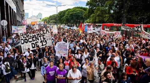 Docentes Caba - Profundizar el plan de lucha por salario y condiciones laborales