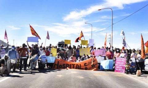 Editorial - Turbulencias por arriba y señales por abajo