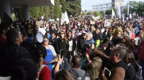 Chubut - La docencia planta cara al ajuste de Torres